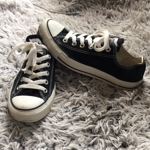 mens black converse low tops